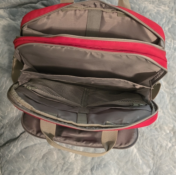 American Tourister Carryon Laptop Briefcase With Handle Sleeve - Picture 5 of 8